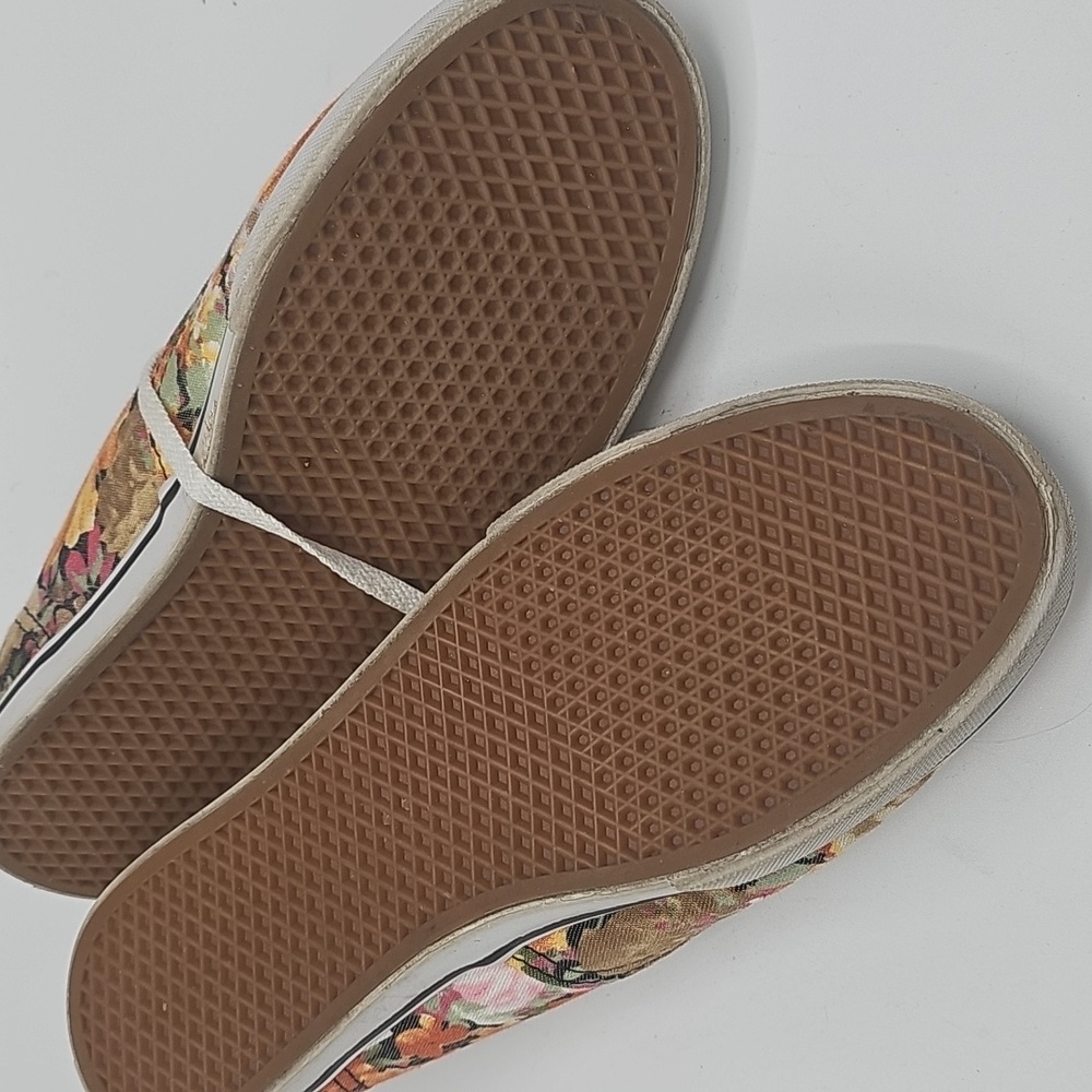 Vans - Picture 2 of 4